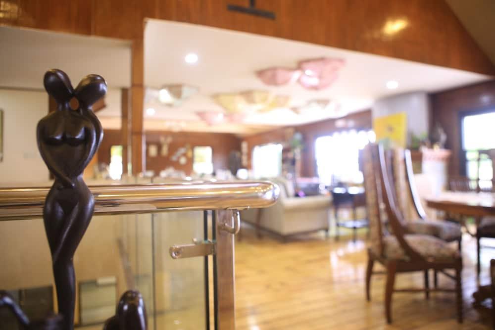 The Lakeview Suites Tagaytay City Ngoại thất bức ảnh