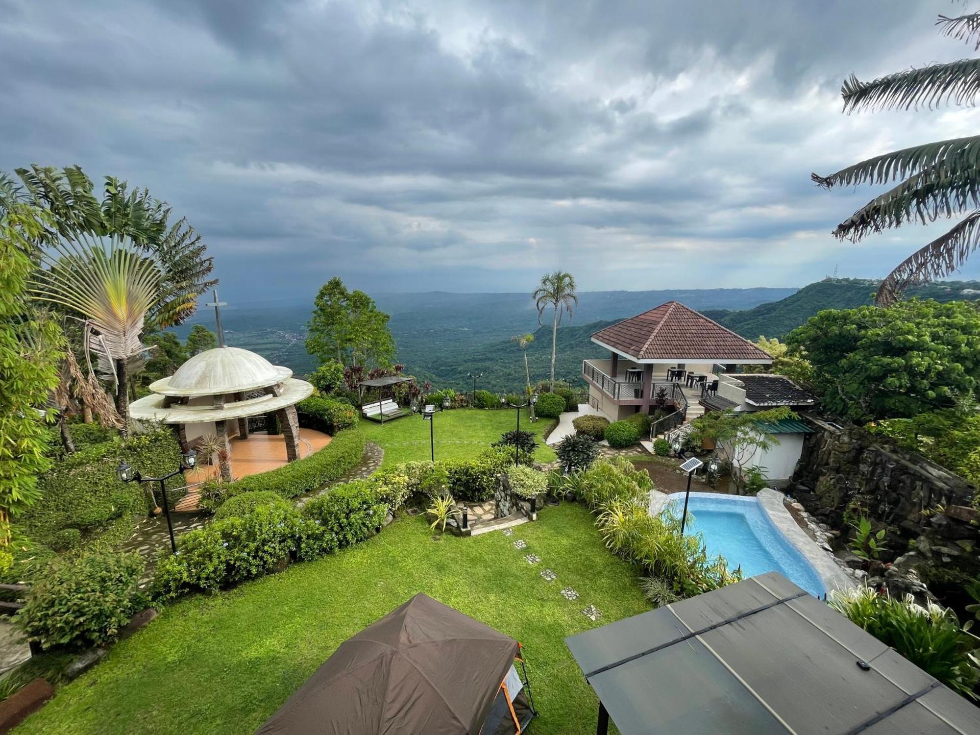 The Lakeview Suites Tagaytay City Ngoại thất bức ảnh