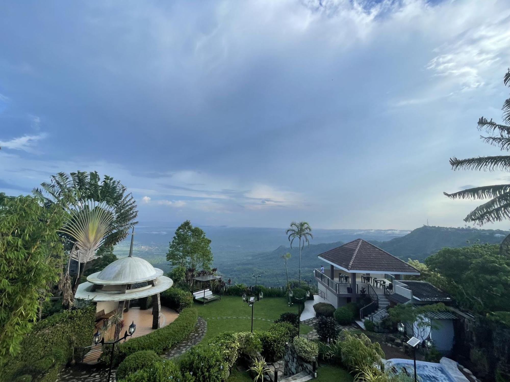 The Lakeview Suites Tagaytay City Ngoại thất bức ảnh