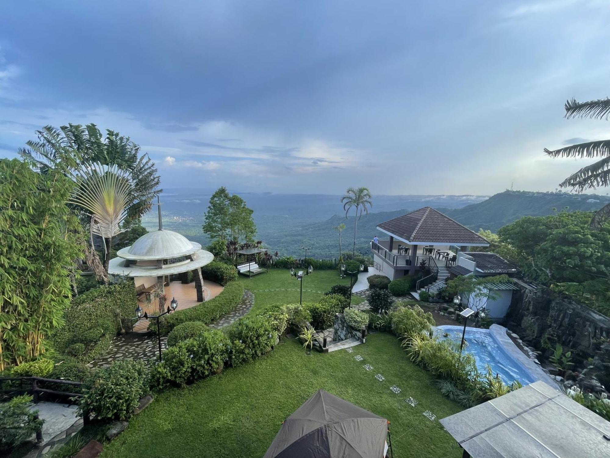 The Lakeview Suites Tagaytay City Ngoại thất bức ảnh