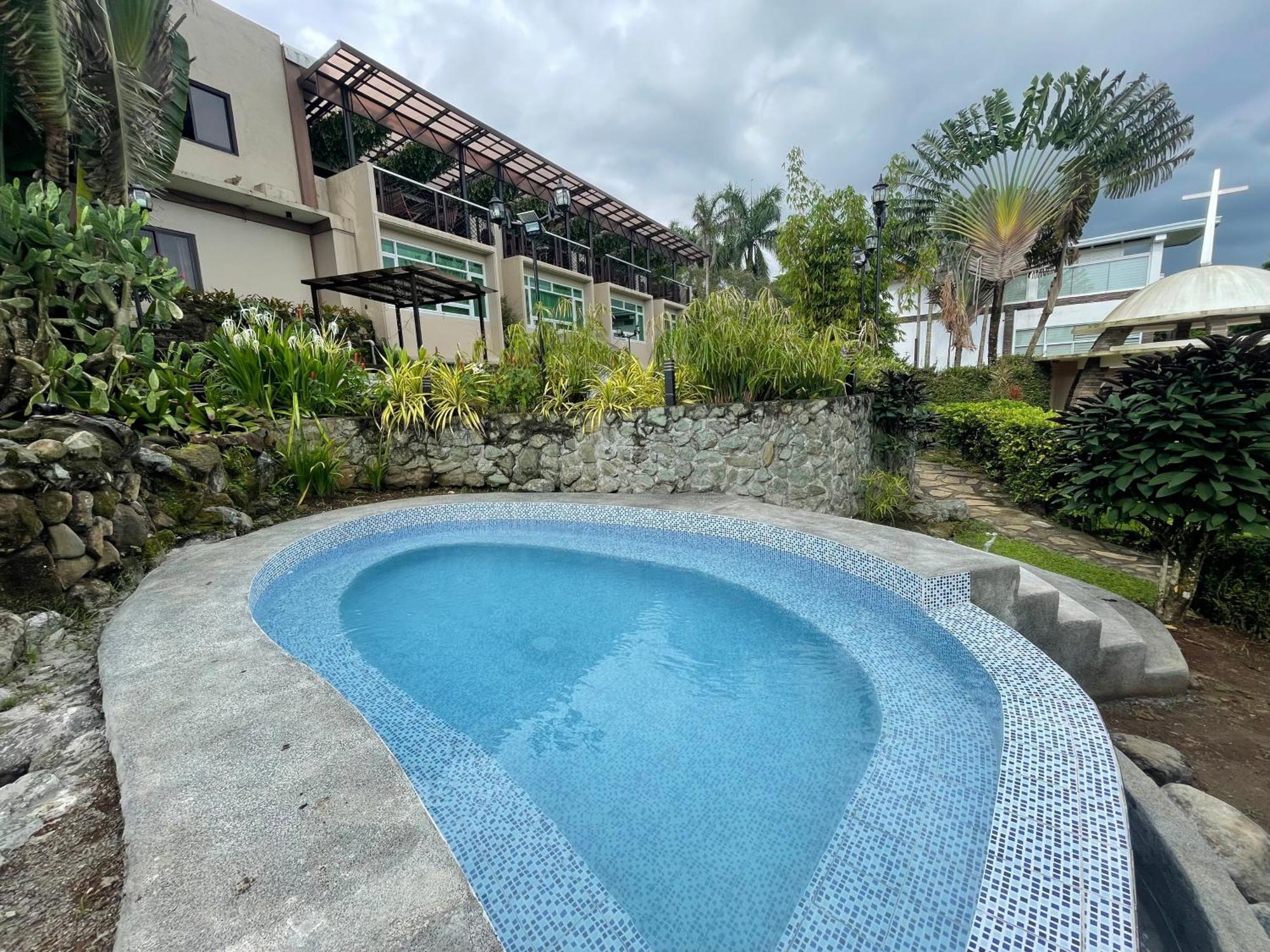 The Lakeview Suites Tagaytay City Ngoại thất bức ảnh